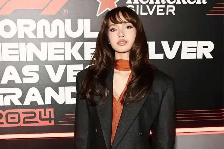 Gaya Terbaru Lisa 'BLACKPINK' yang Curi Perhatian di Grand Prix F1