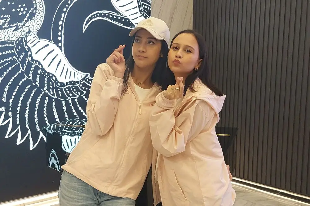 Kisah Lutesha dan Anya Geraldine yang Cintanya Tak Seperti Drama Korea