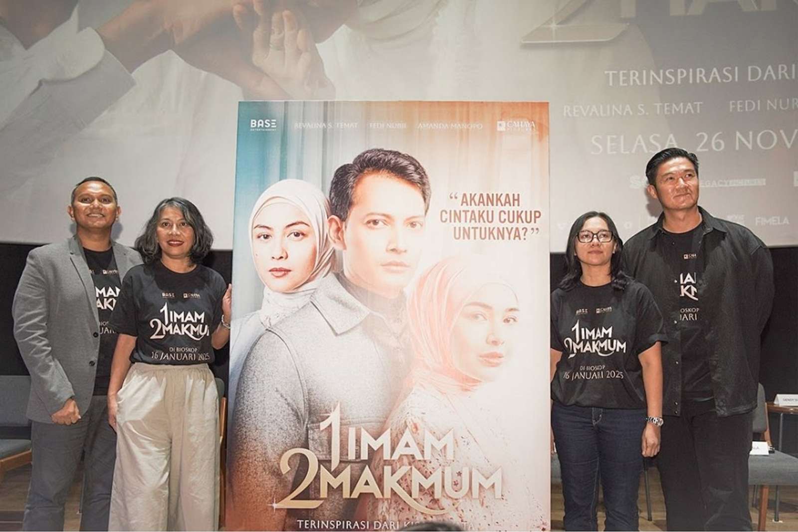 Fakta dan Sinopsis Film '1 Imam 2 Makmum', Terjebak di Dua Cinta!