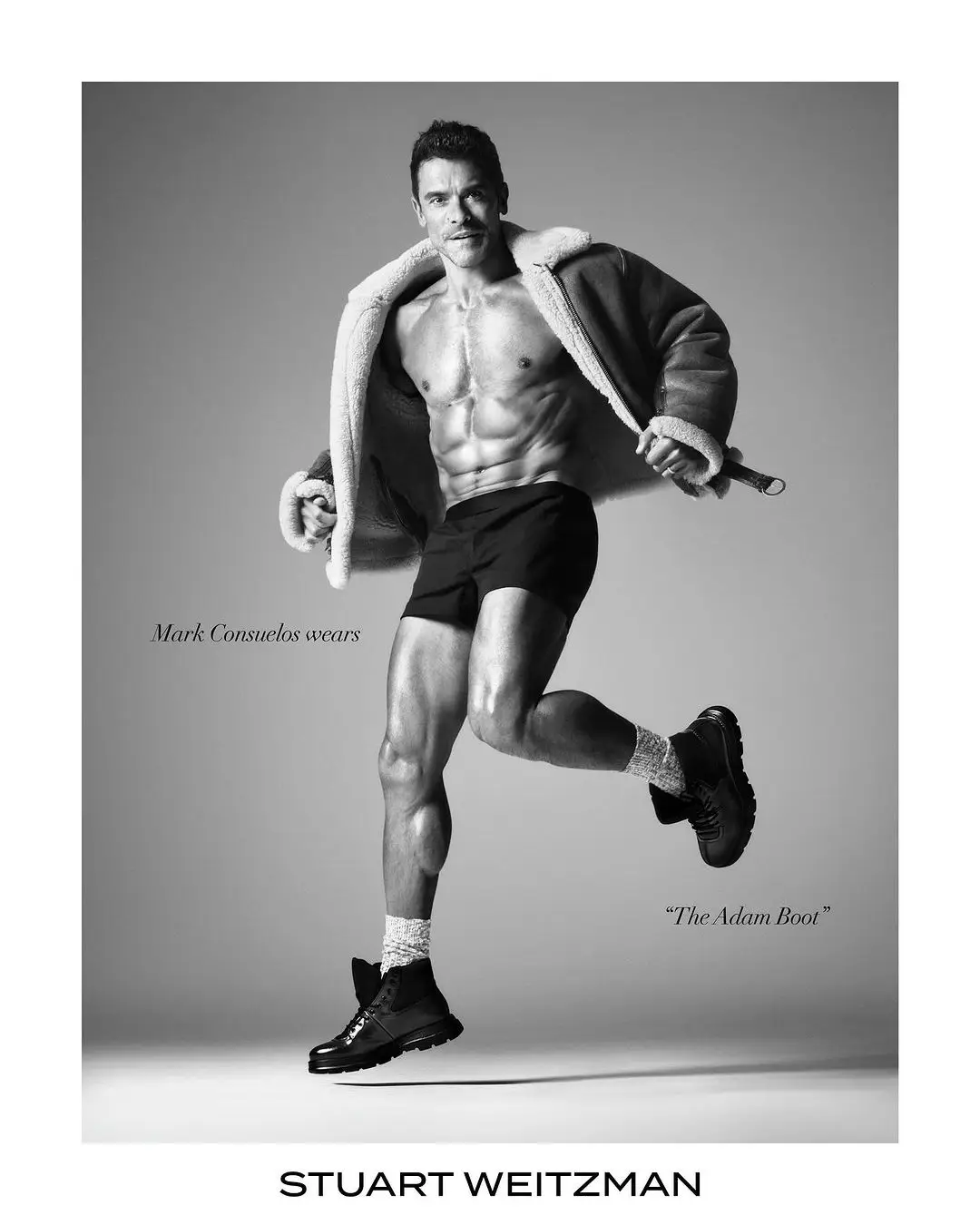 Stuart Weitzman Pilih Mark Consuelos Jadi Global Ambassador Baru