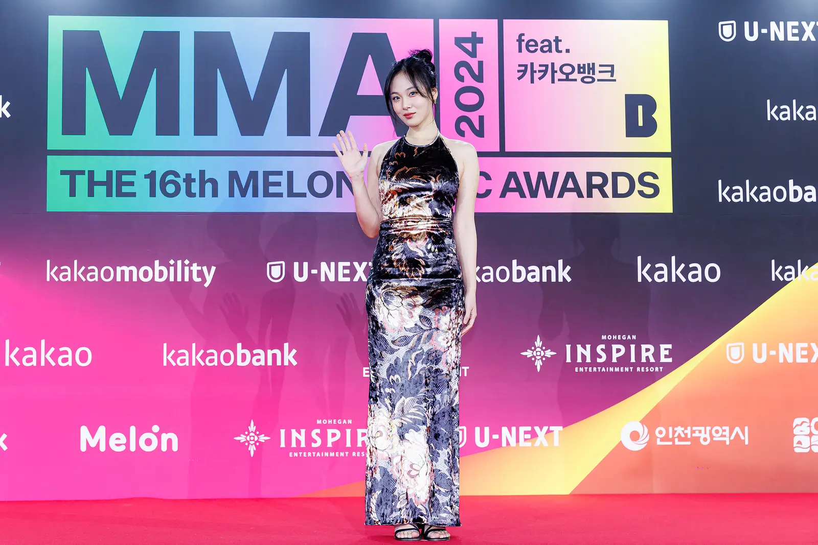 13 Gaya Idol Korea di Karpet Merah Melon Music Awards 2024