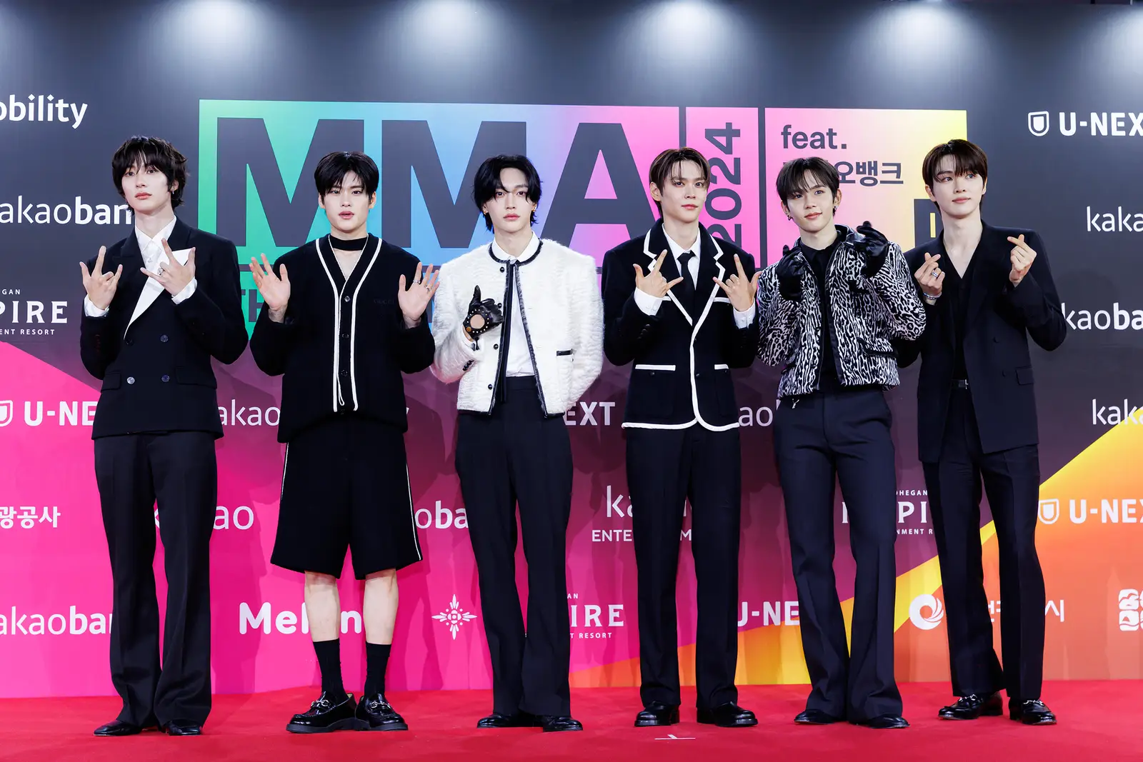 13 Gaya Idol Korea di Karpet Merah Melon Music Awards 2024