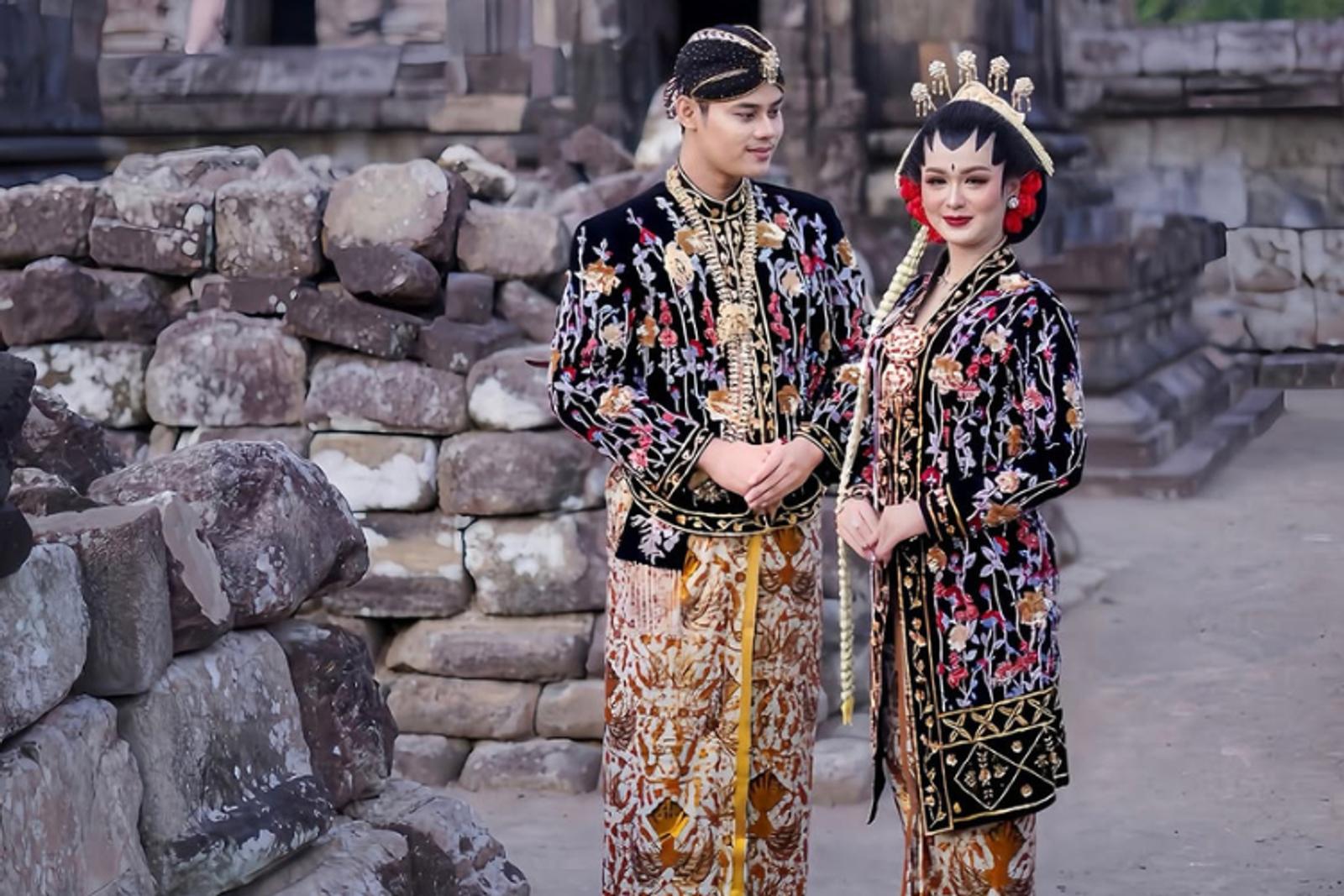 Mengenal Kebaya Yogyakarta dan Perbedaannya dengan Kebaya Solo