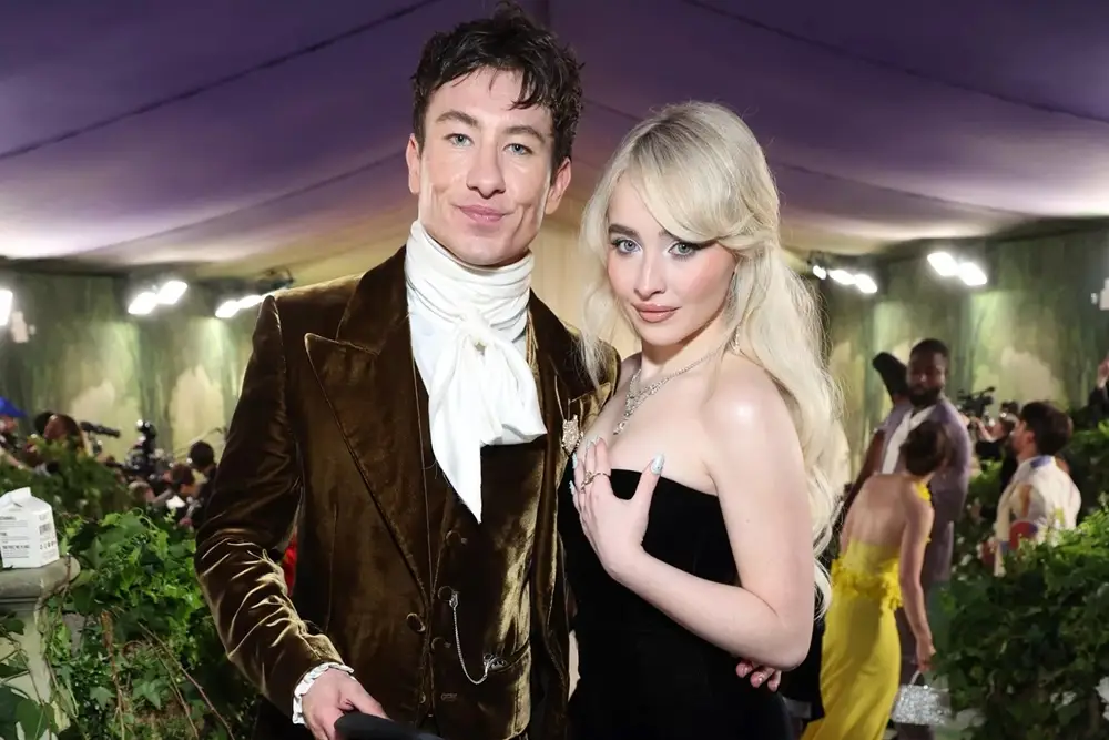 Putus, Begini Kisah Asmara Sabrina Carpenter dan Barry Keoghan