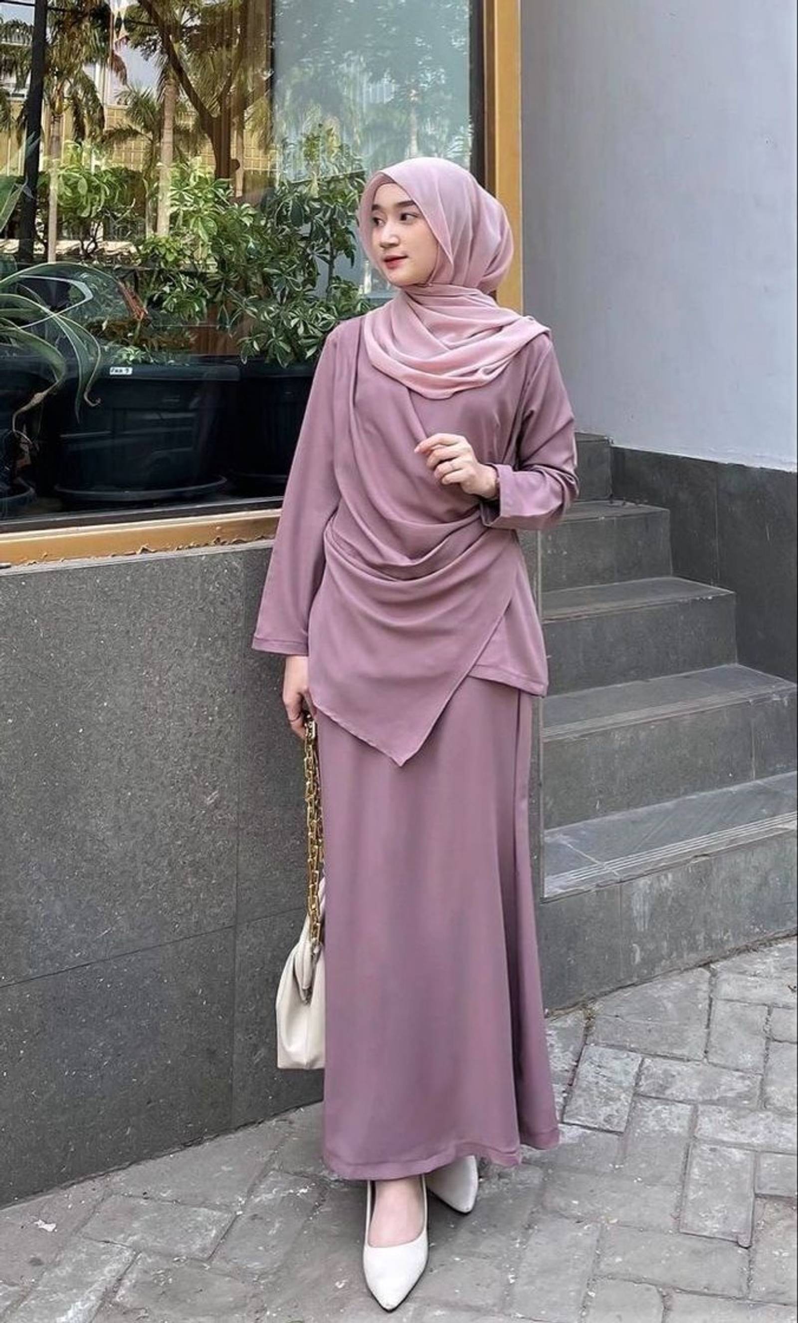 10 Model Baju Pesta Simple Hijab, Feminin dan Elegan!