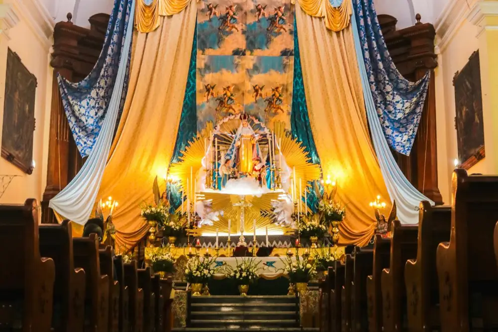 10 Dekorasi Natal Altar Gereja yang Sederhana Tapi Indah