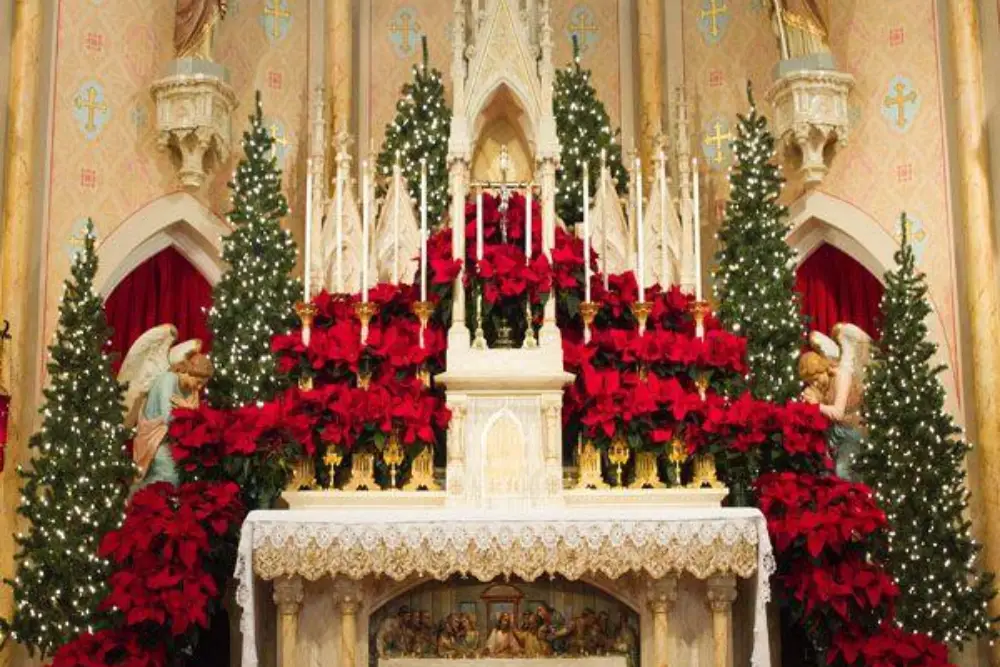 10 Dekorasi Natal Altar Gereja yang Sederhana Tapi Indah