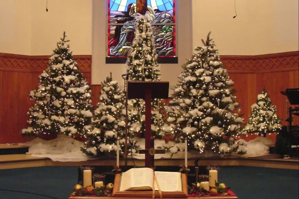 10 Dekorasi Natal Altar Gereja yang Sederhana Tapi Indah