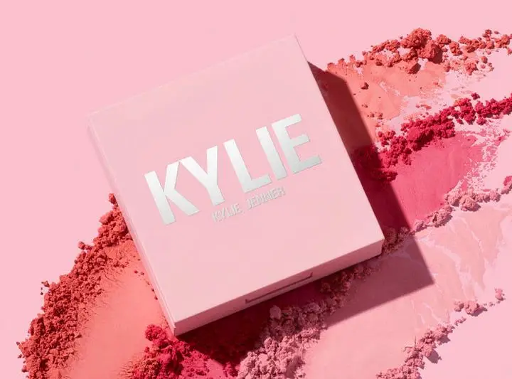 Kylie Cosmetics Resmi Hadir di Indonesia, Ini yang Harus Kamu Punya!