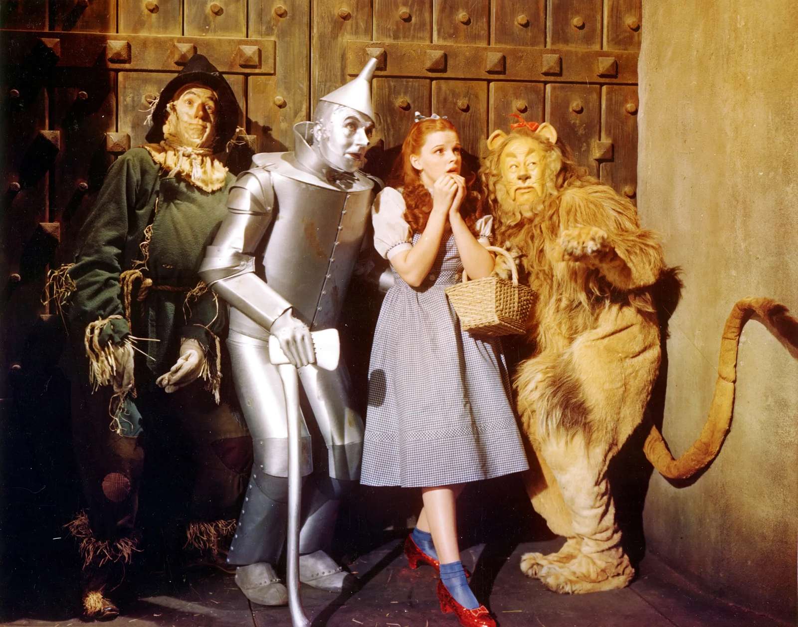 Mencetak Sejarah! Sepatu Ruby The Wizard of Oz Terjual Rp444 Miliar