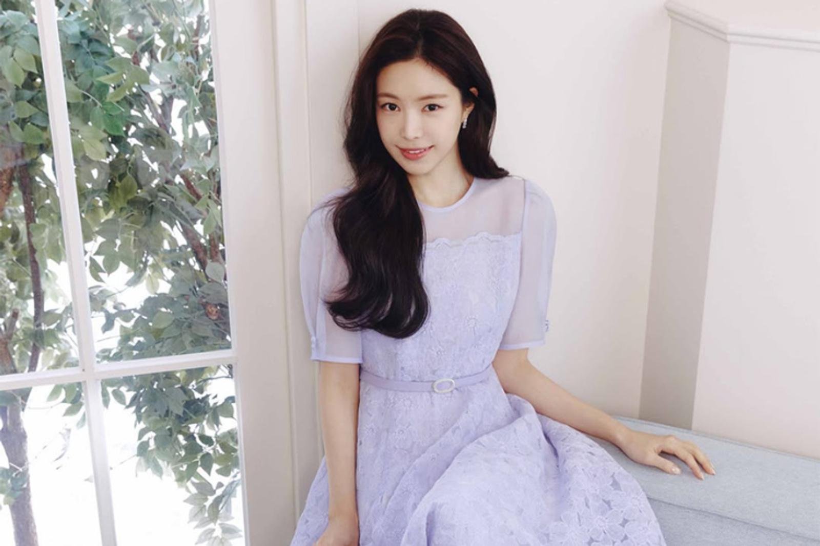 Warna-warni Dress Natal Korea buat Tampil Sweet dan Girly