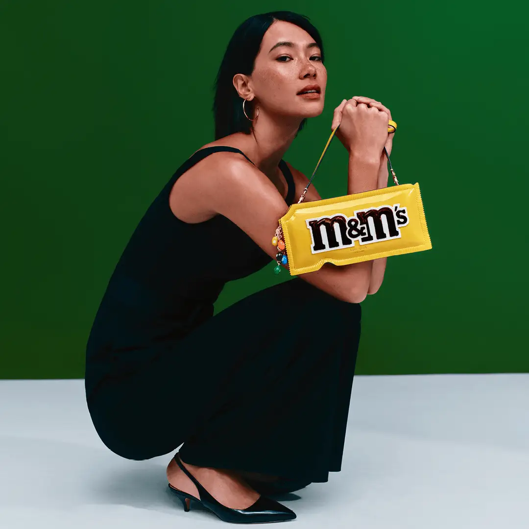 M&M’S® dan Kate Spade New York Luncurkan Tas Unik Bentuk Permen