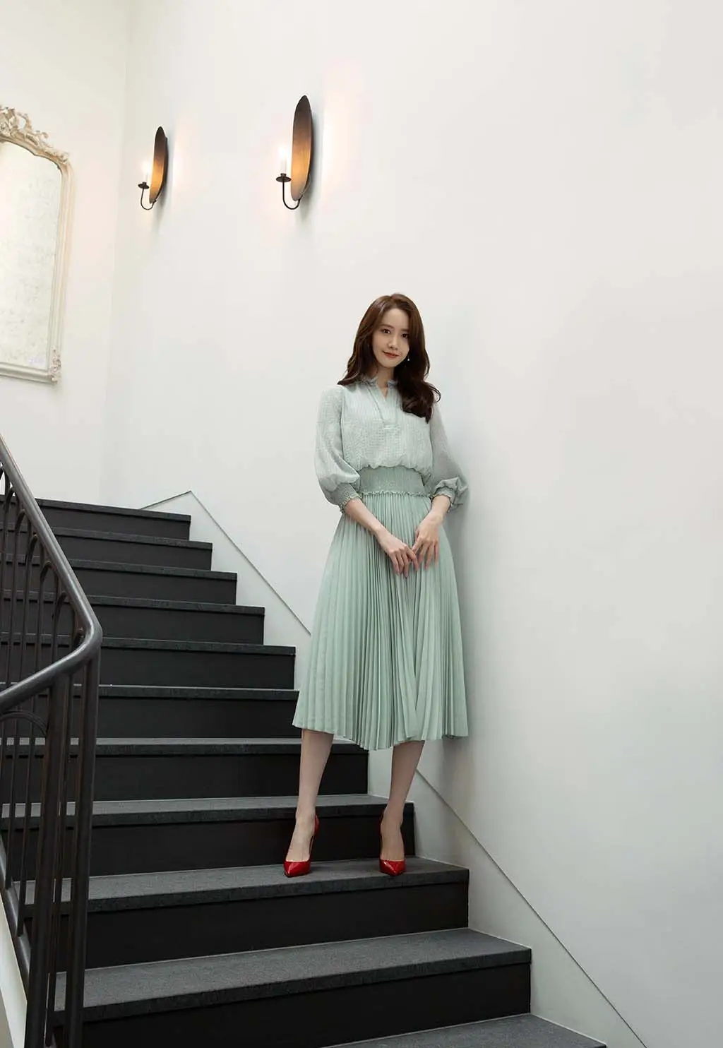 Warna-warni Dress Natal Korea buat Tampil Sweet dan Girly