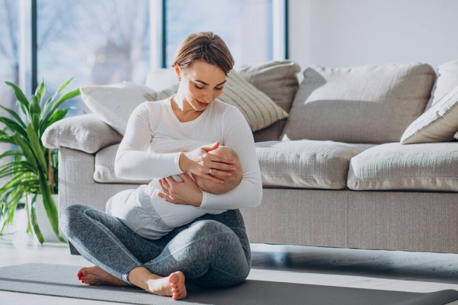 10 Skincare yang Aman untuk Ibu Menyusui agar Tetap Glowing