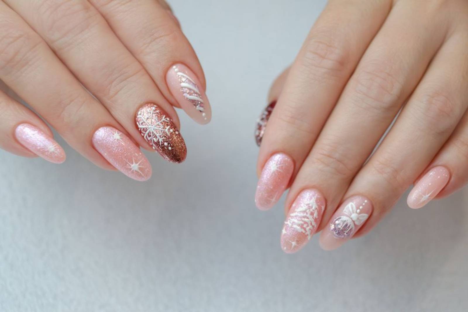 7 Inspirasi Desain Nail Art Natal Terbaru 2024 