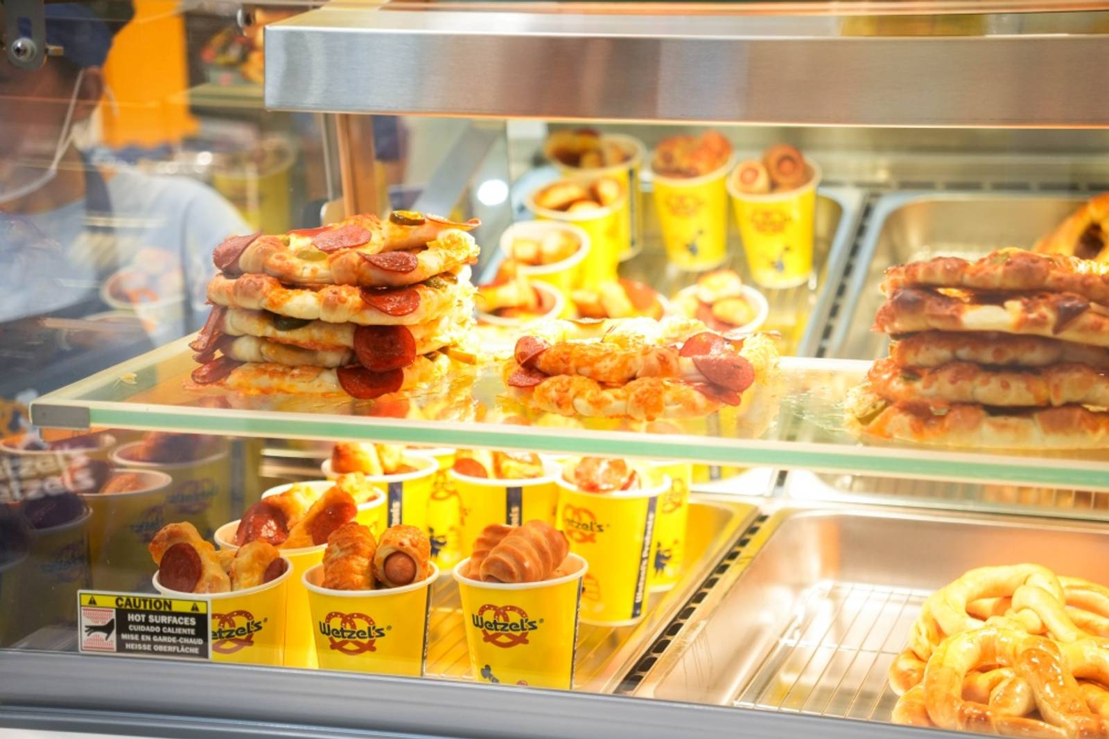 EFN Buka Gerai Paris Baguette & Wetzel's Pretzels di Puri Indah Mall 2