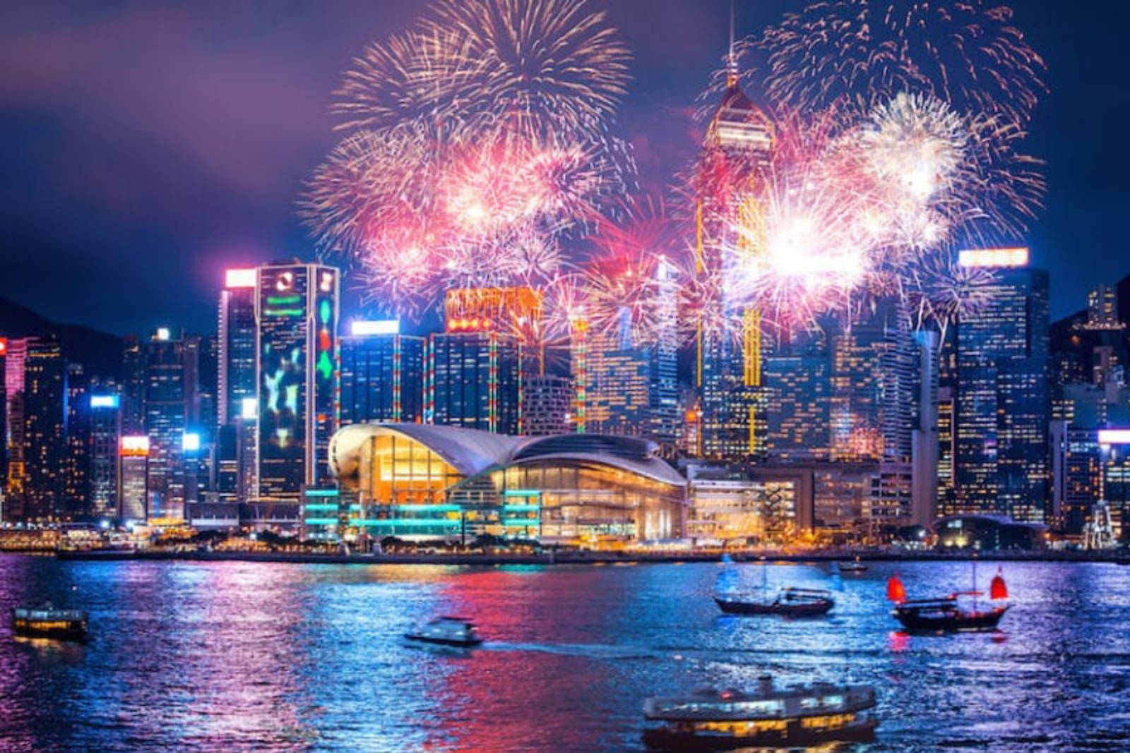 Euforia Sambut Tahun 2025 di Victoria Harbour, Hong Kong