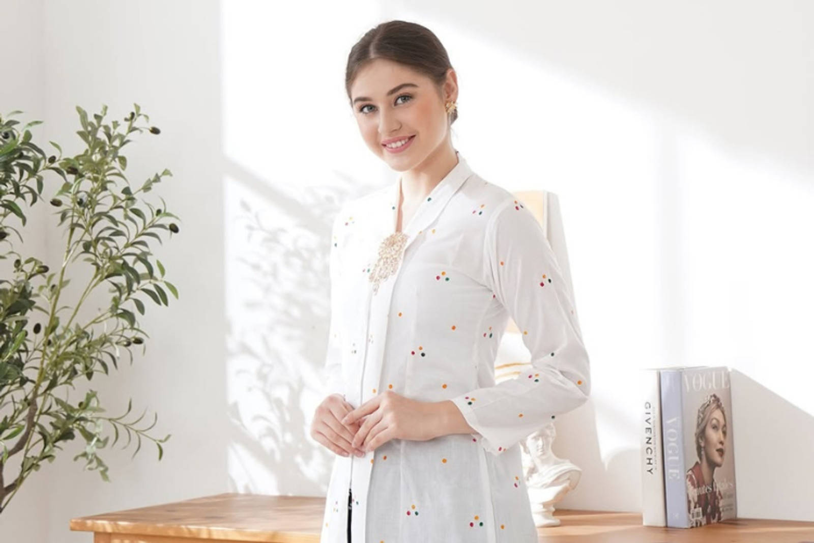 Model Kebaya Kain Jumputan Modern, Cocok untuk Kasual dan Formal!