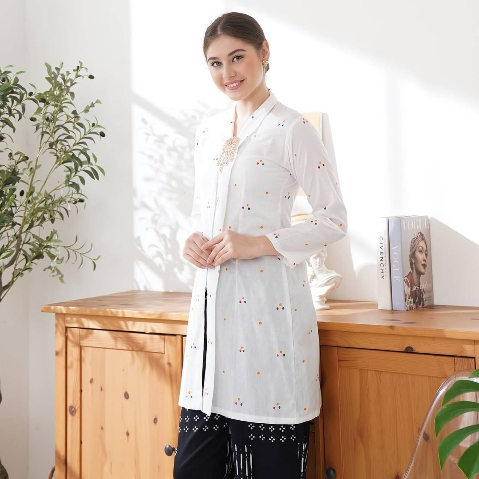 Model Kebaya Kain Jumputan Modern, Cocok untuk Kasual dan Formal!