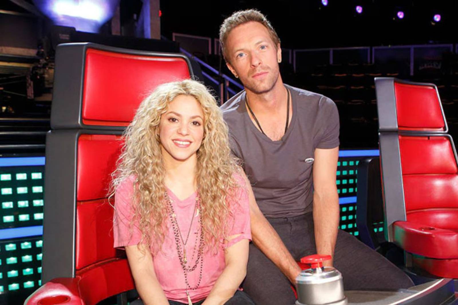 5 Fakta Persahabatan Shakira dan Chris Martin, Perhatian di Masa Sulit