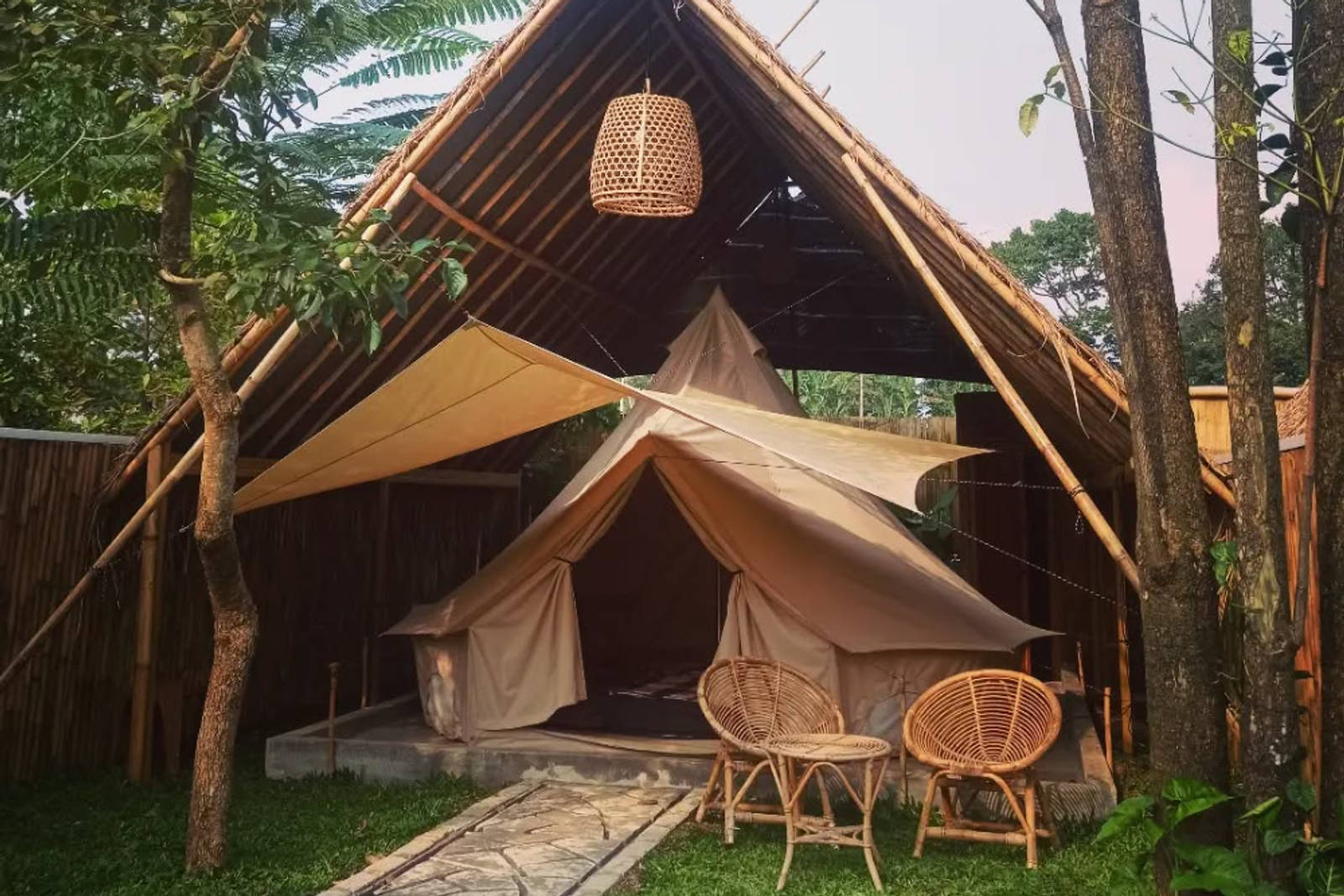 7 Tempat Glamping Sukabumi yang dengan View Terbaik 