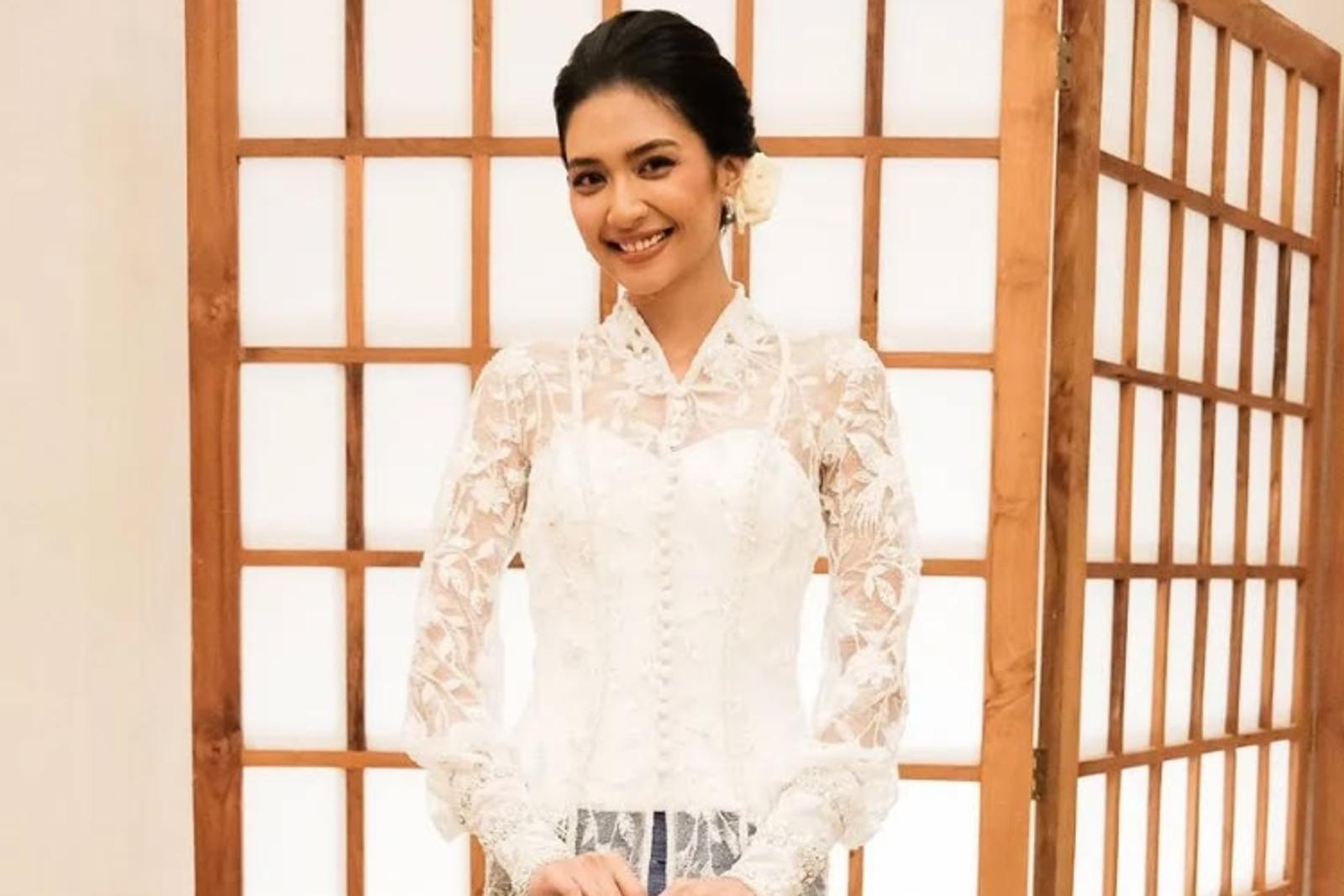 Simak, yuk! Jenis-jenis Kebaya Kancing Depan Klasik yang Timeless