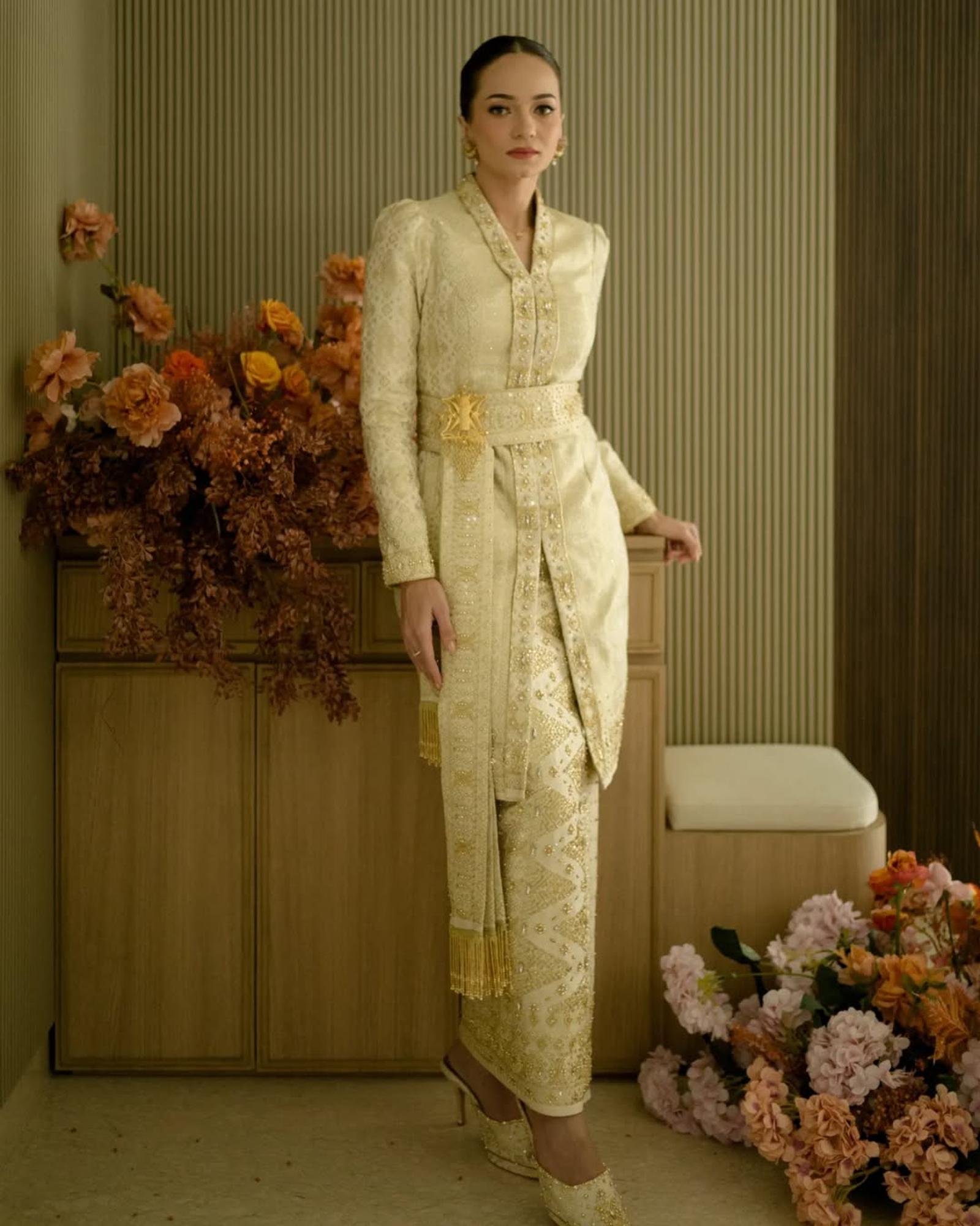 Simak, yuk! Jenis-jenis Kebaya Kancing Depan Klasik yang Timeless