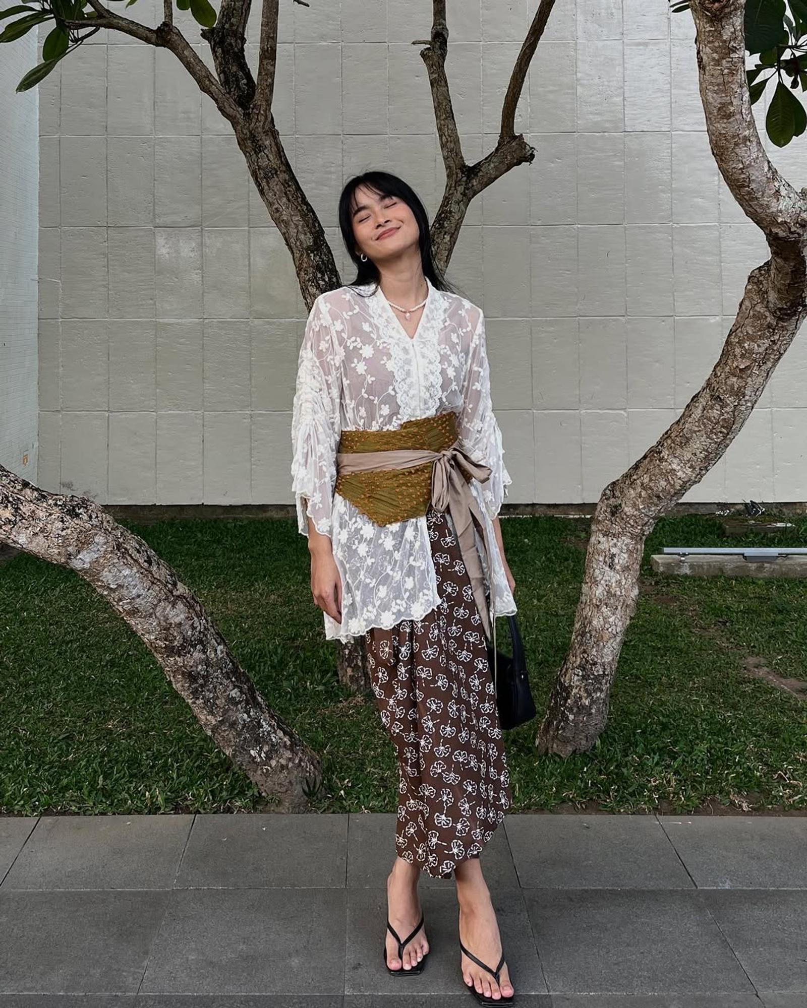 Ide Model Kebaya Bordir Berbagai Warna, Dari Klasik Hingga Kekinian