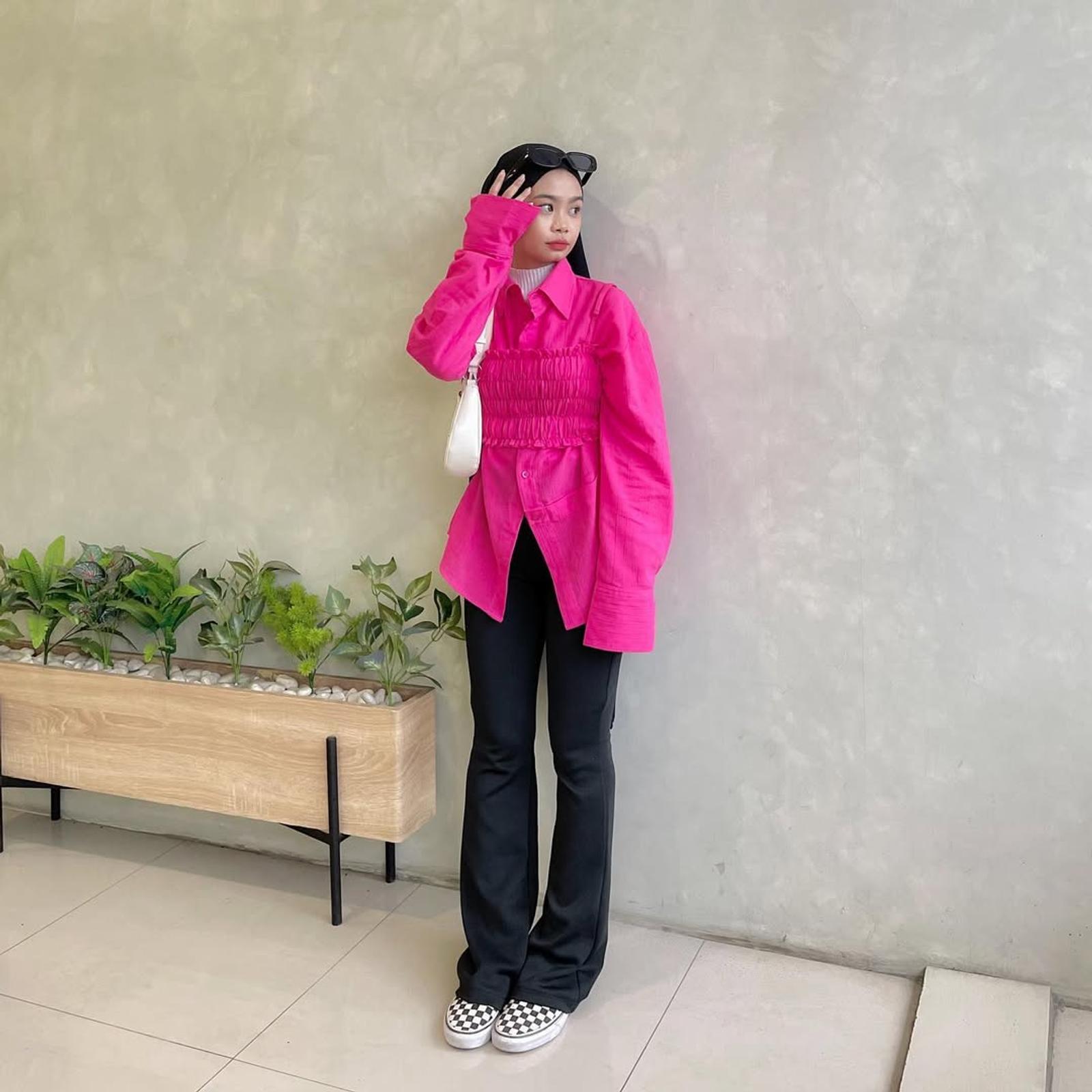 Curi Perhatian dengan OOTD Baju Pink Fanta