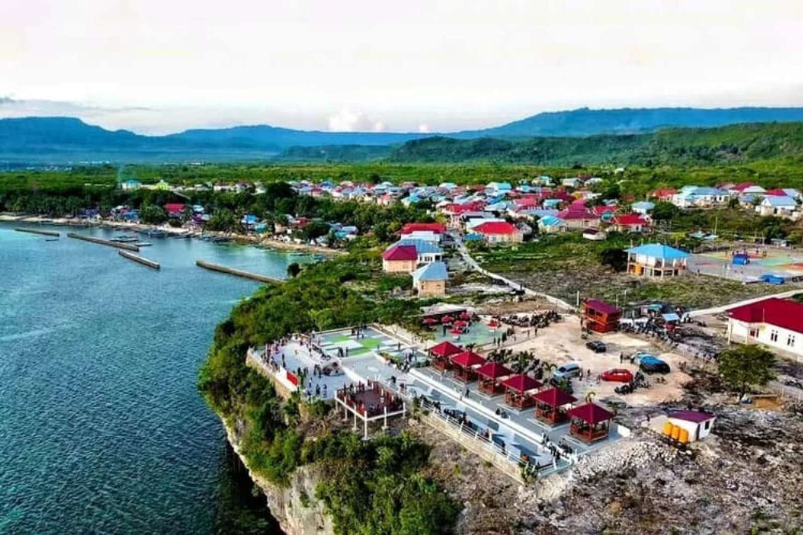 8 Wisata di Pulau Buton, Wajib Masuk Daftar Liburanmu!