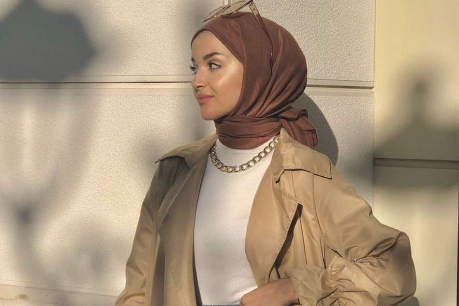 Jilbab Mocha Mousse Cocok dengan Baju Warna Apa? Ini 8 Pilihannya