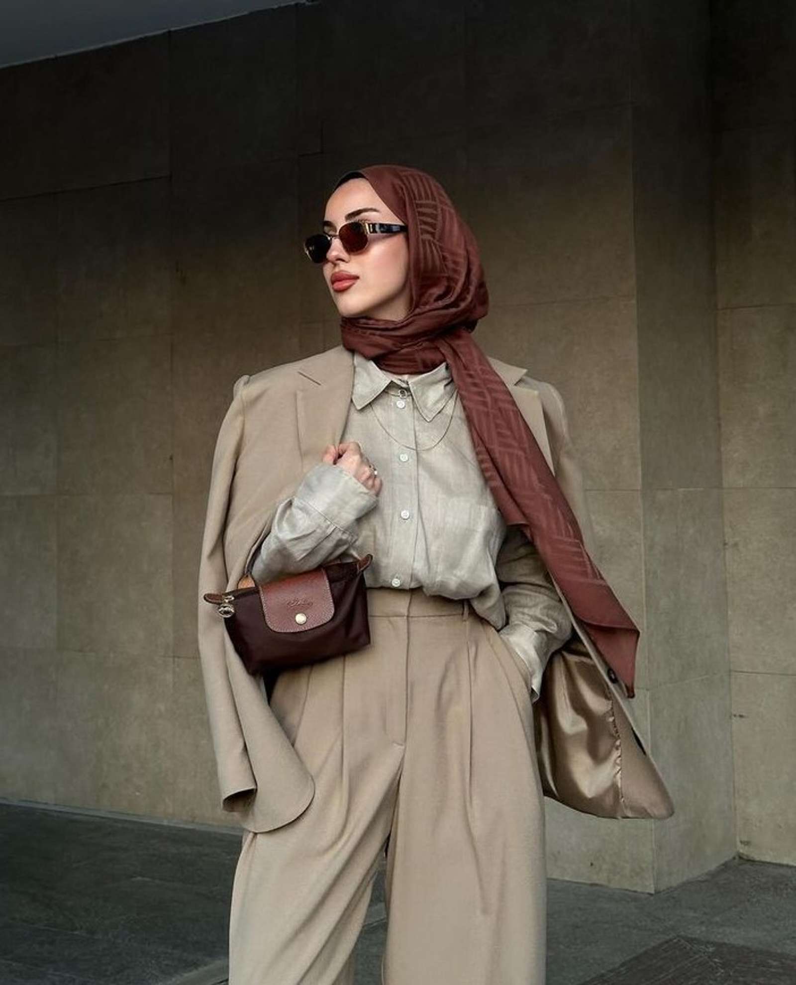 Jilbab Mocha Mousse Cocok dengan Baju Warna Apa? Ini 8 Pilihannya