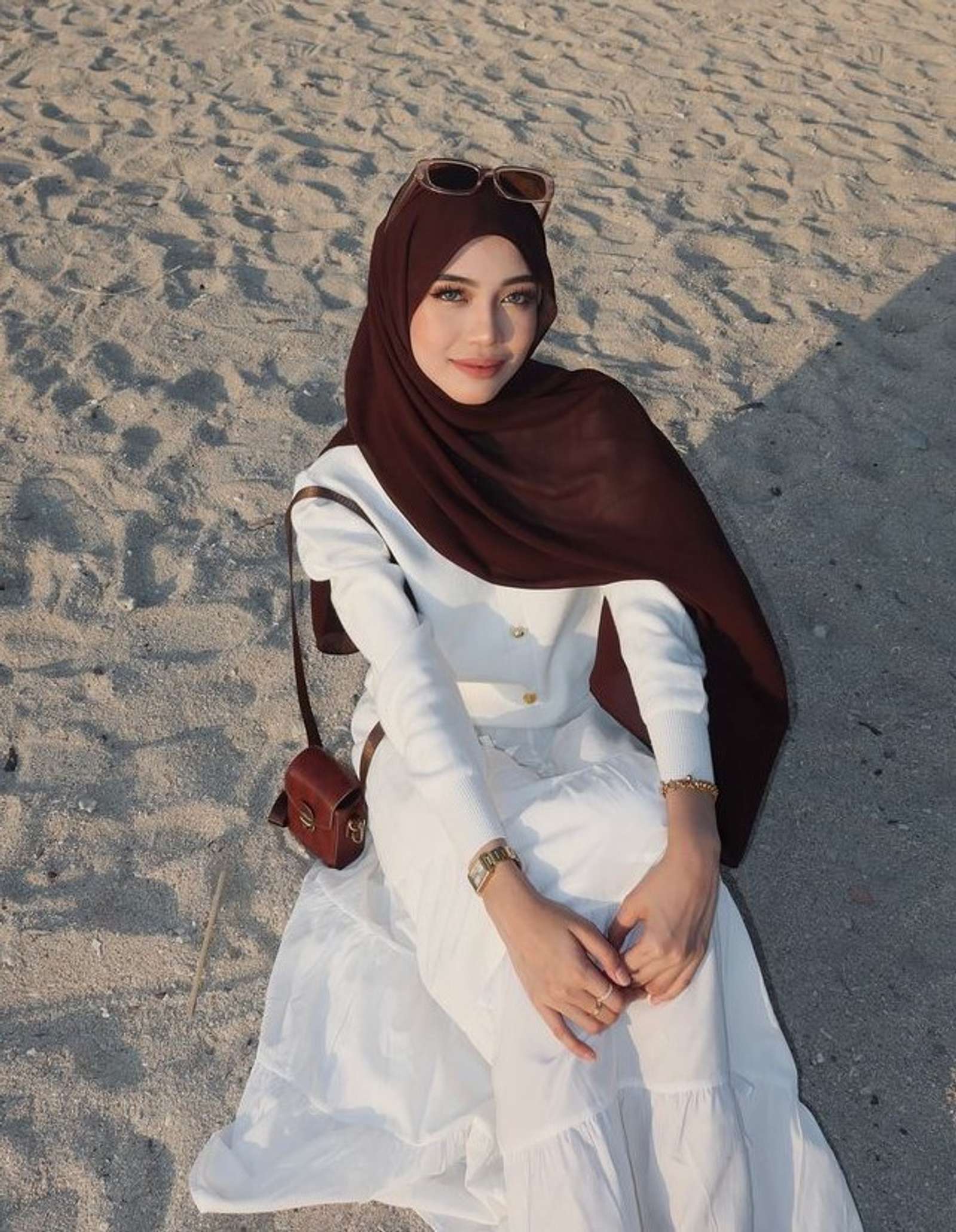 Jilbab Mocha Mousse Cocok dengan Baju Warna Apa? Ini 8 Pilihannya