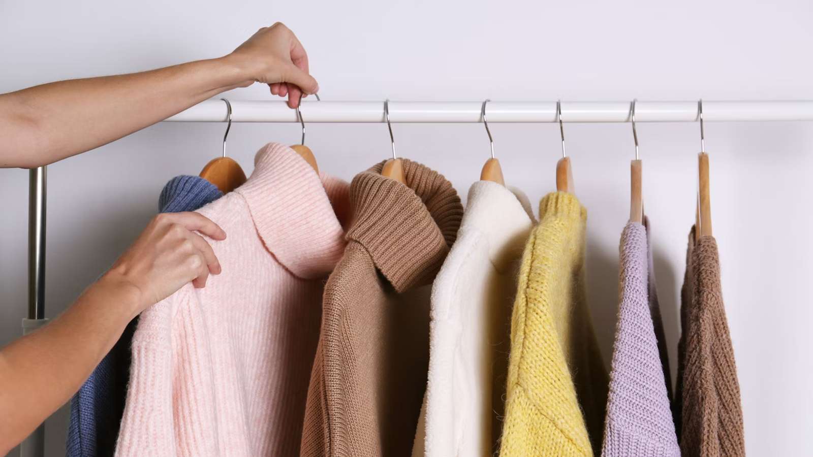 Hindari Cara Mencuci Knitwear Ini Biar Awet dan Nggak Melar