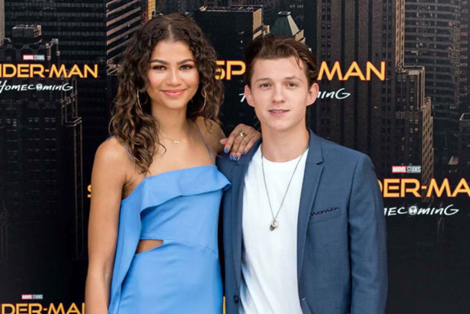 4 Tahun Pacaran, Tom Holland dan Zendaya Resmi Tunangan!