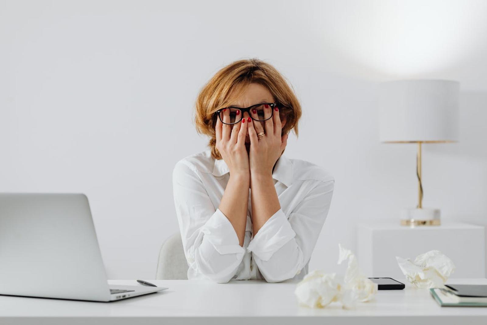5 Tanda-tanda Overworked yang Mungkin Tidak Kamu Sadari
