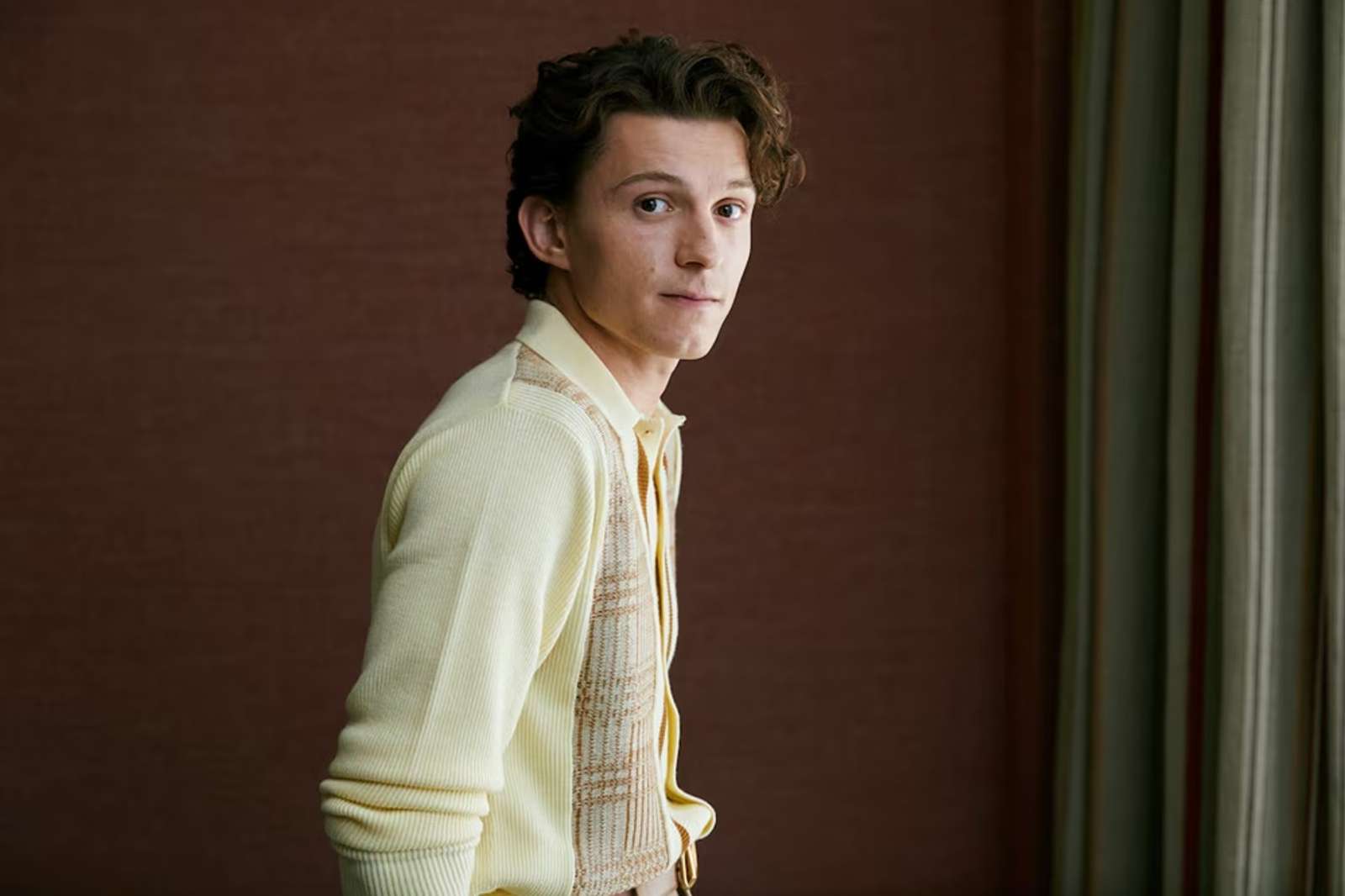 Punya Kekayaan US$25 Juta, Ini Sumber Uang Tom Holland