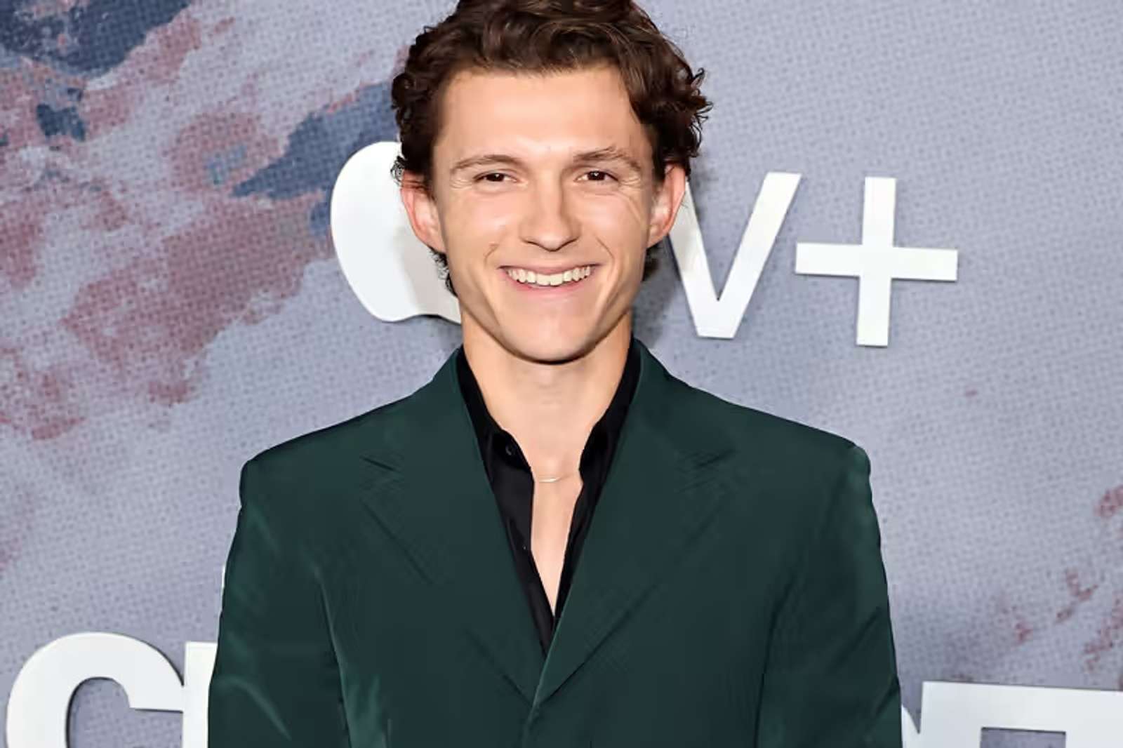 Punya Kekayaan US$25 Juta, Ini Sumber Uang Tom Holland