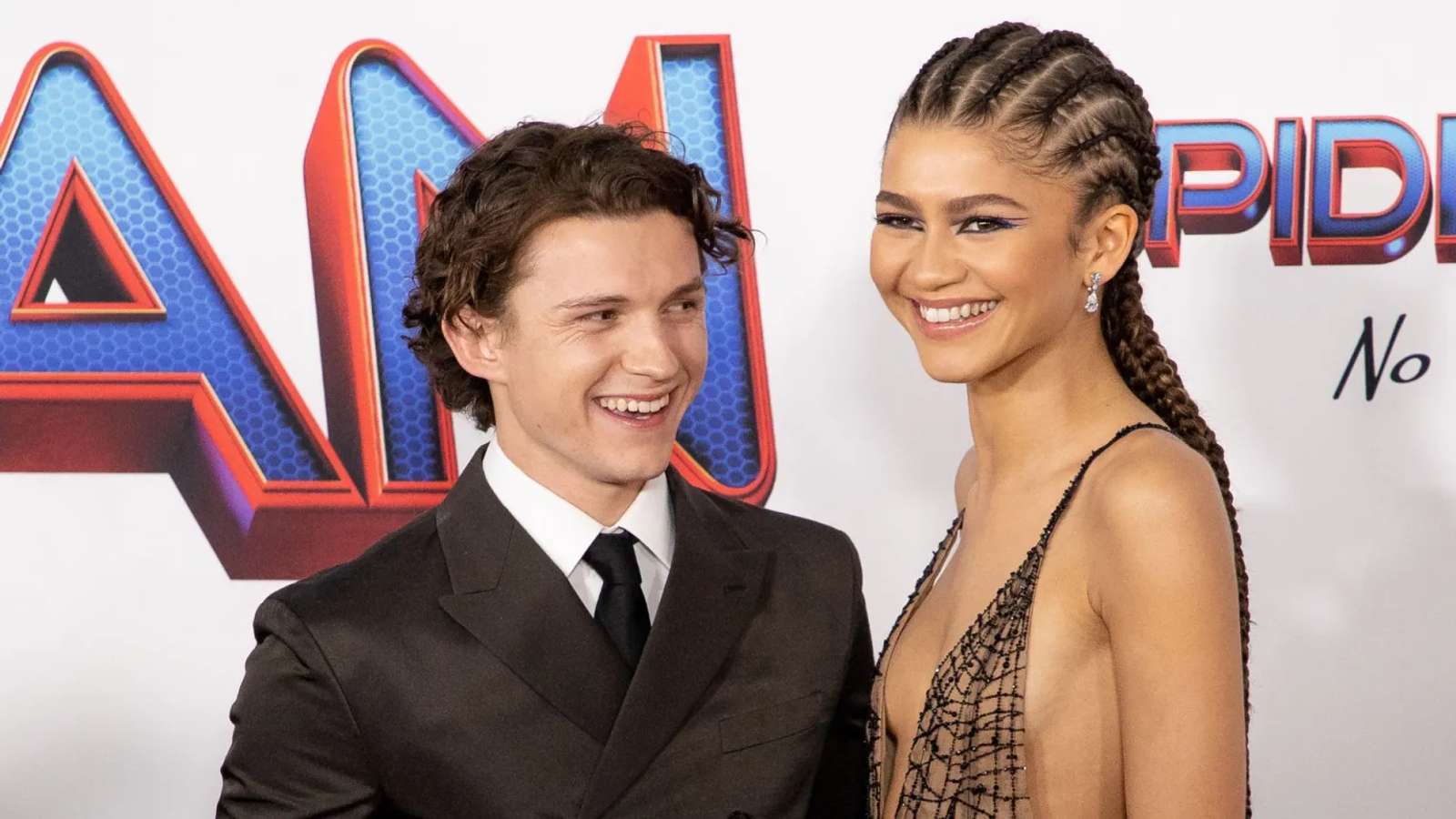 Detail Cincin Tunangan Zendaya & Tom Holland, Pakai Berlian 5 Karat