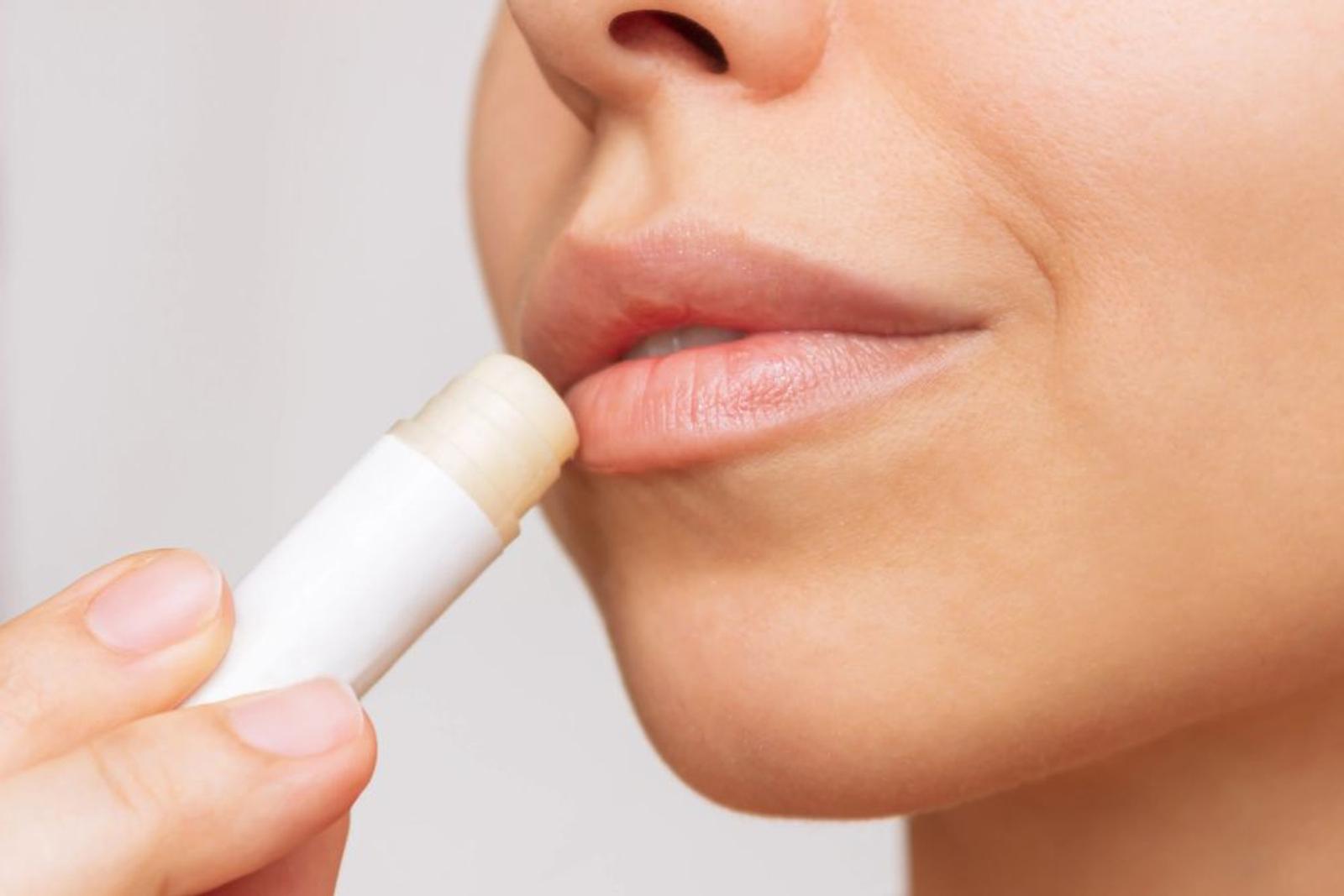 Obat Bibir Pecah-Pecah, Alami dan Minim Iritasi 