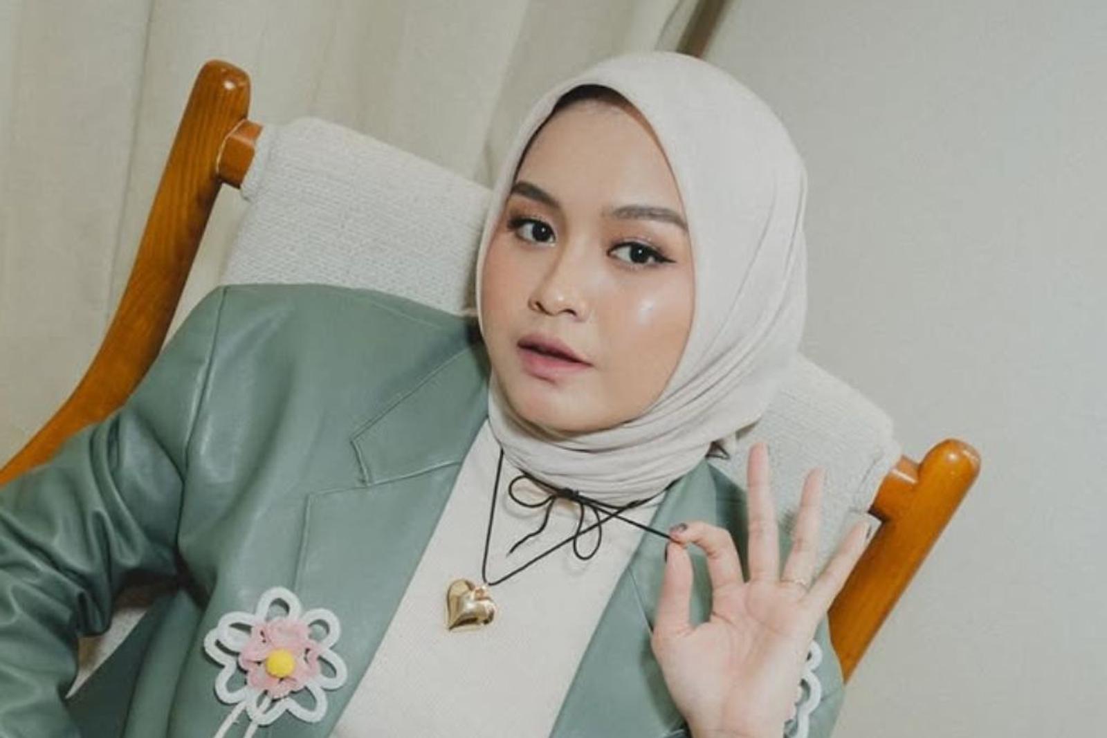 Deretan Gaya Makeup Salma Salsabil, Playful! 