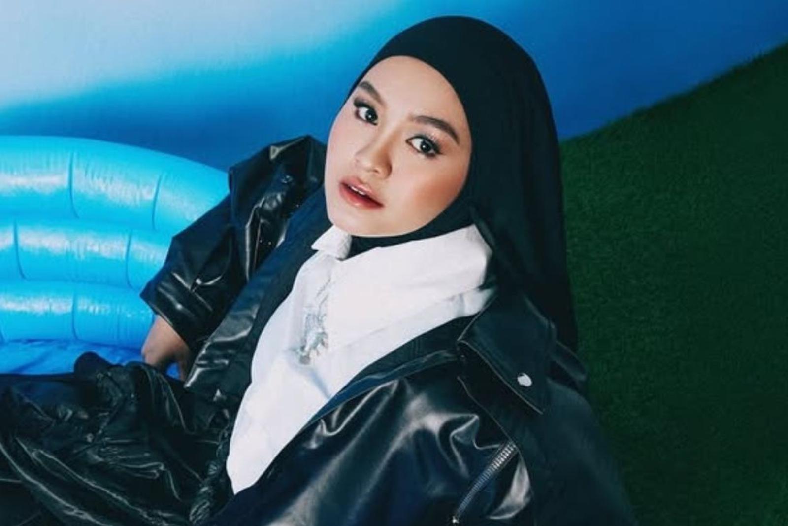 Deretan Gaya Makeup Salma Salsabil, Playful! 