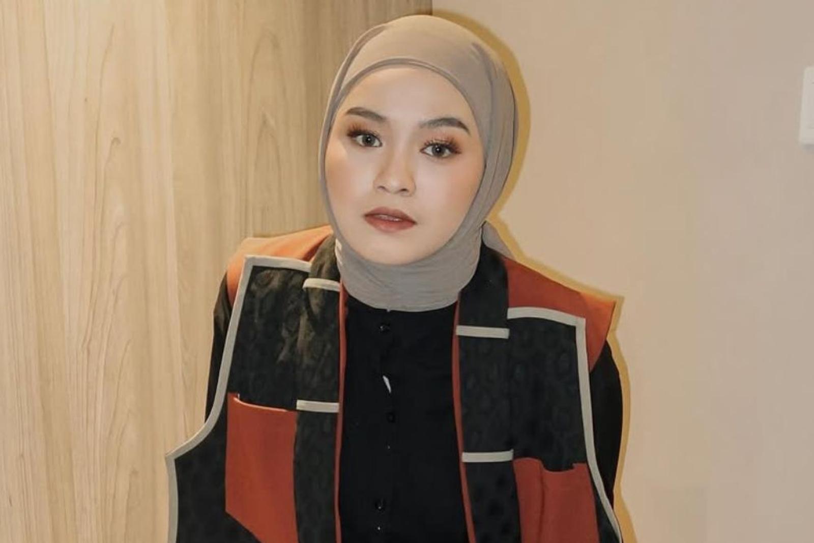 Deretan Gaya Makeup Salma Salsabil, Playful! 