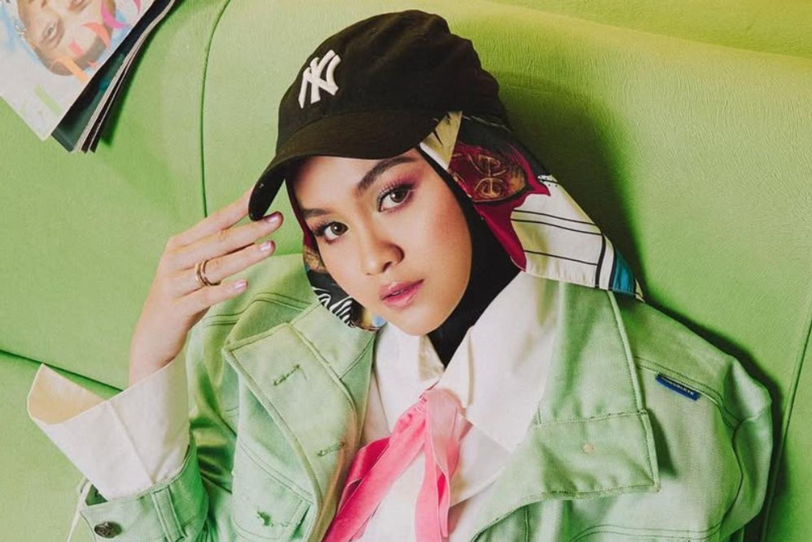 Deretan Gaya Makeup Salma Salsabil, Playful! 