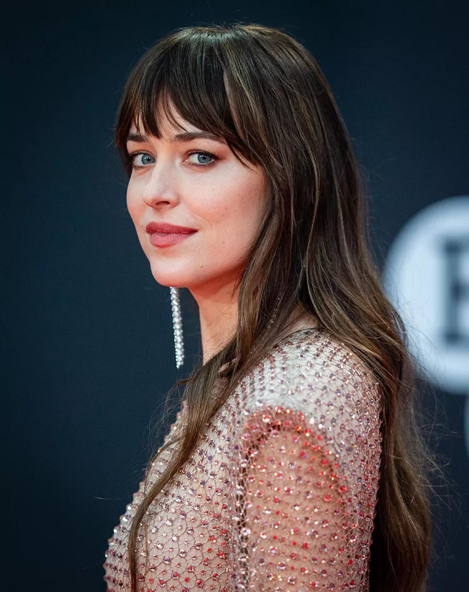 Rekomendasi Gaya Rambut Brunette yang Stylish dan Memesona