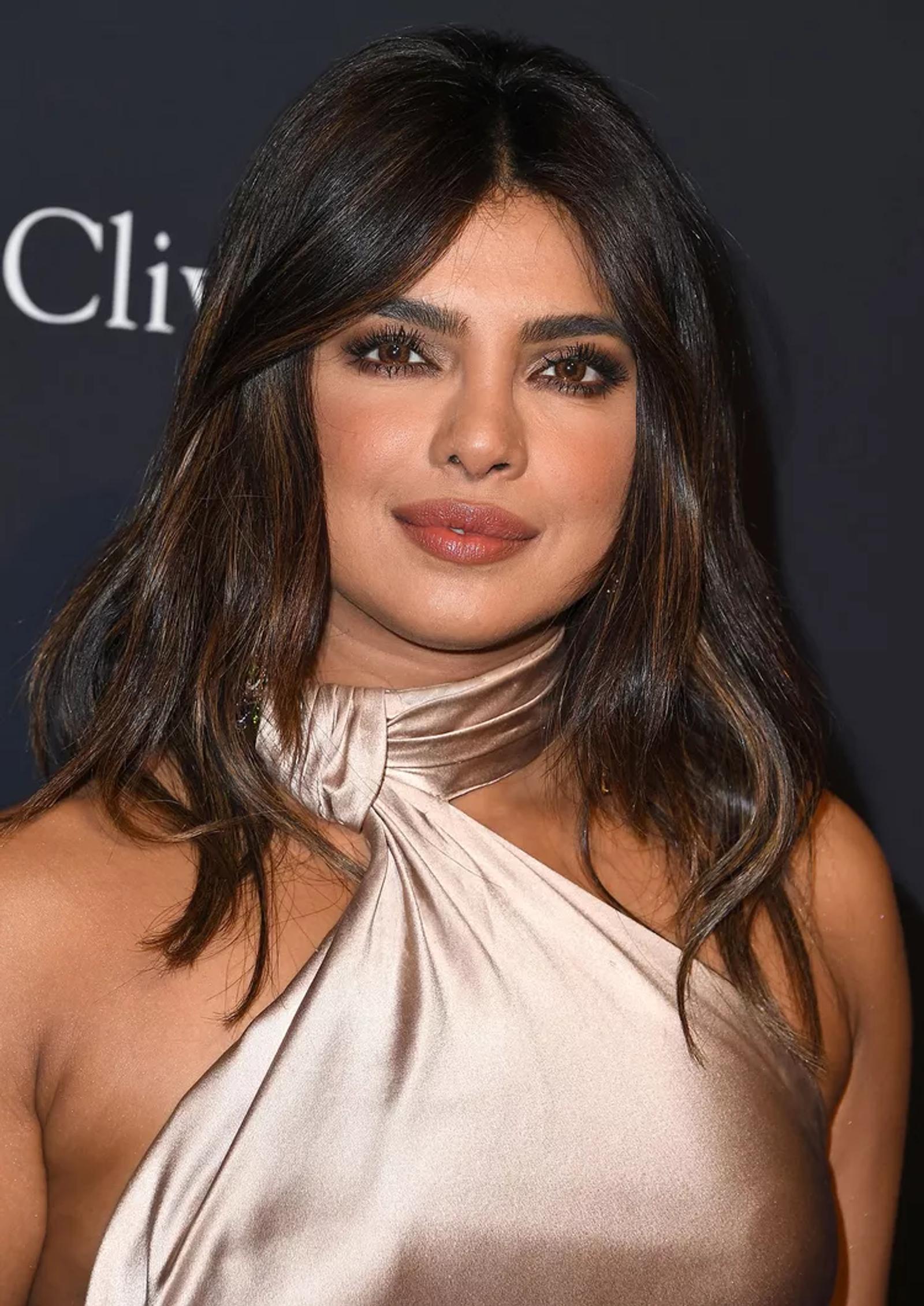 Rekomendasi Gaya Rambut Brunette yang Stylish dan Memesona