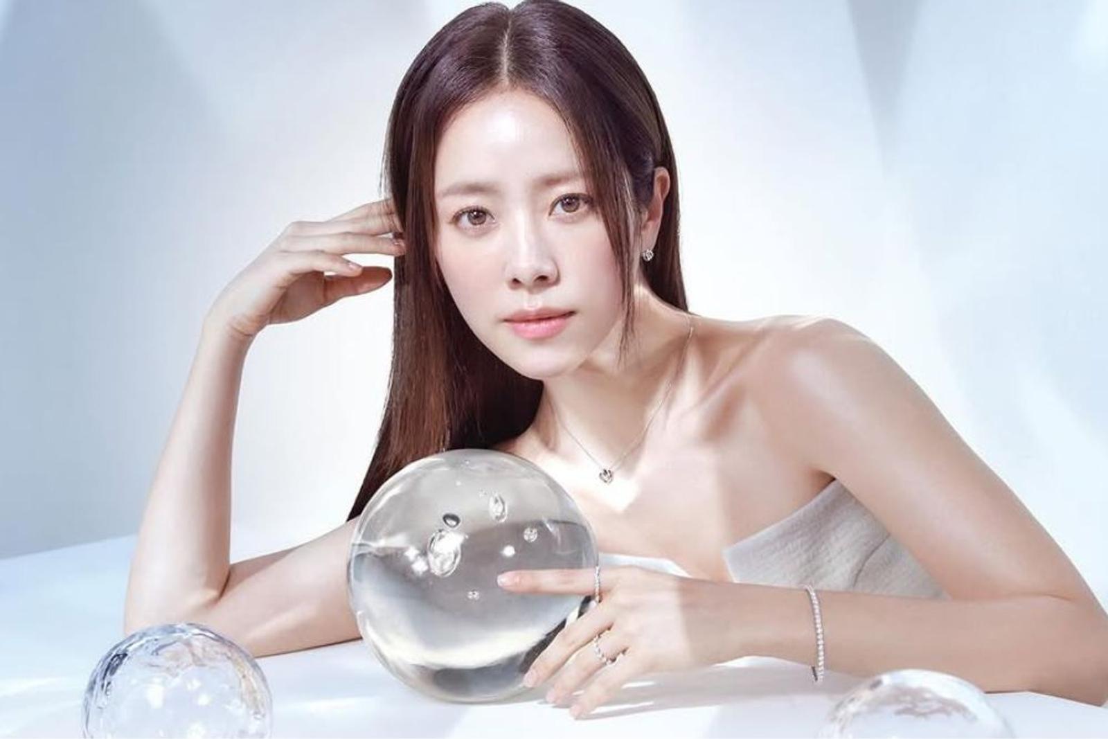 Deretan Gaya Makeup Han Ji Min, Dramatic dan Chic! 