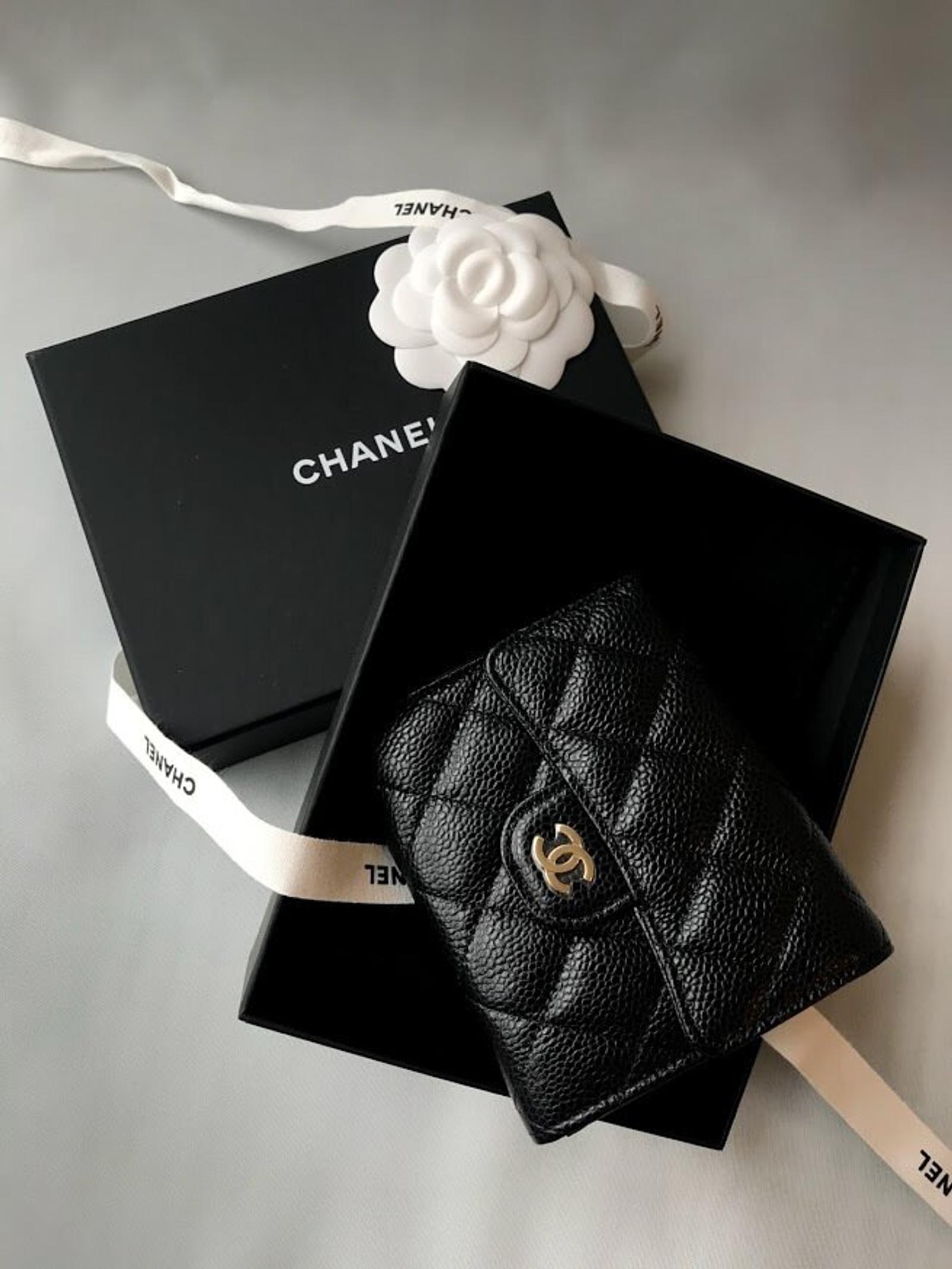 6 Dompet Perempuan yang Simple dan Elegan, Mempermanis Outfit