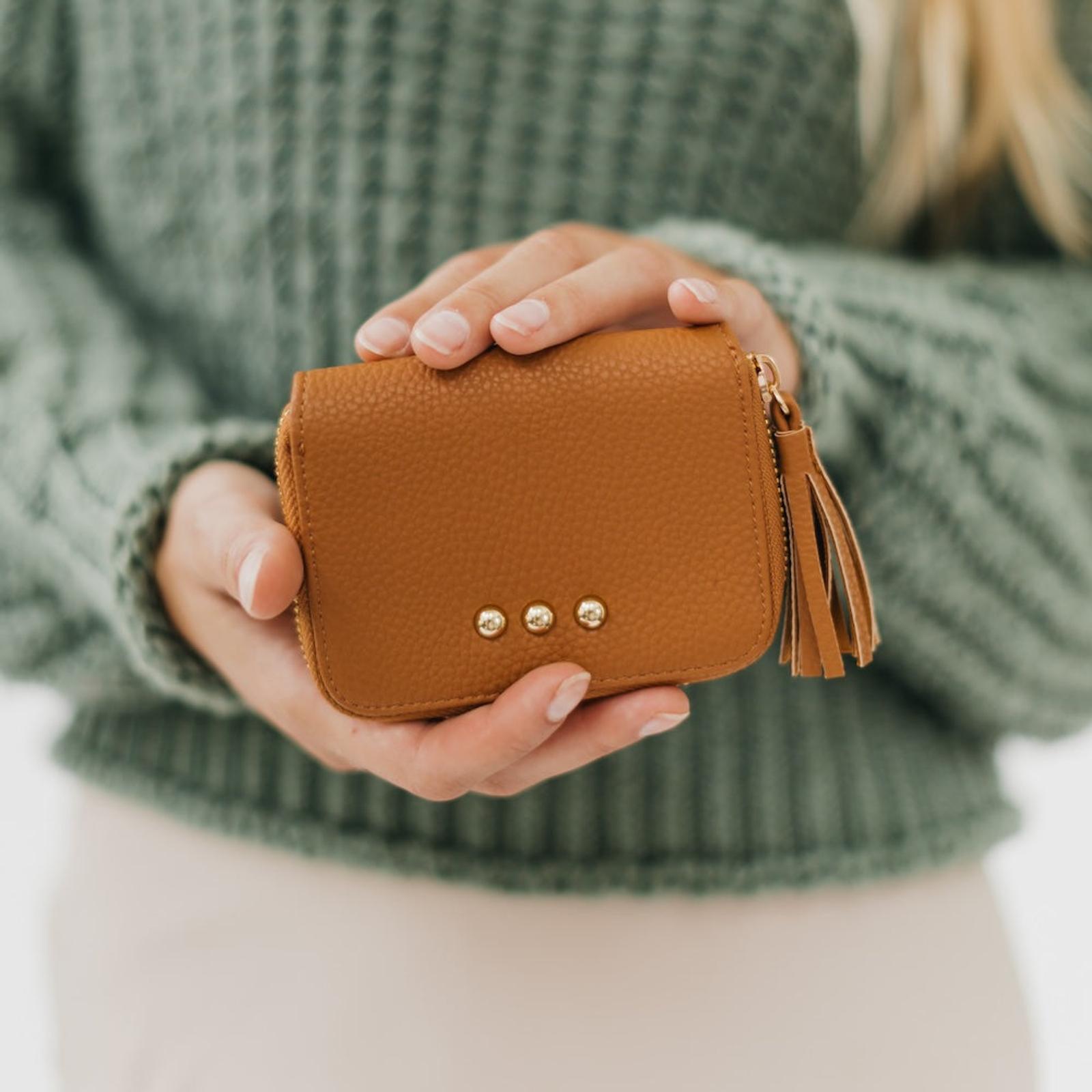 6 Dompet Perempuan yang Simple dan Elegan, Mempermanis Outfit