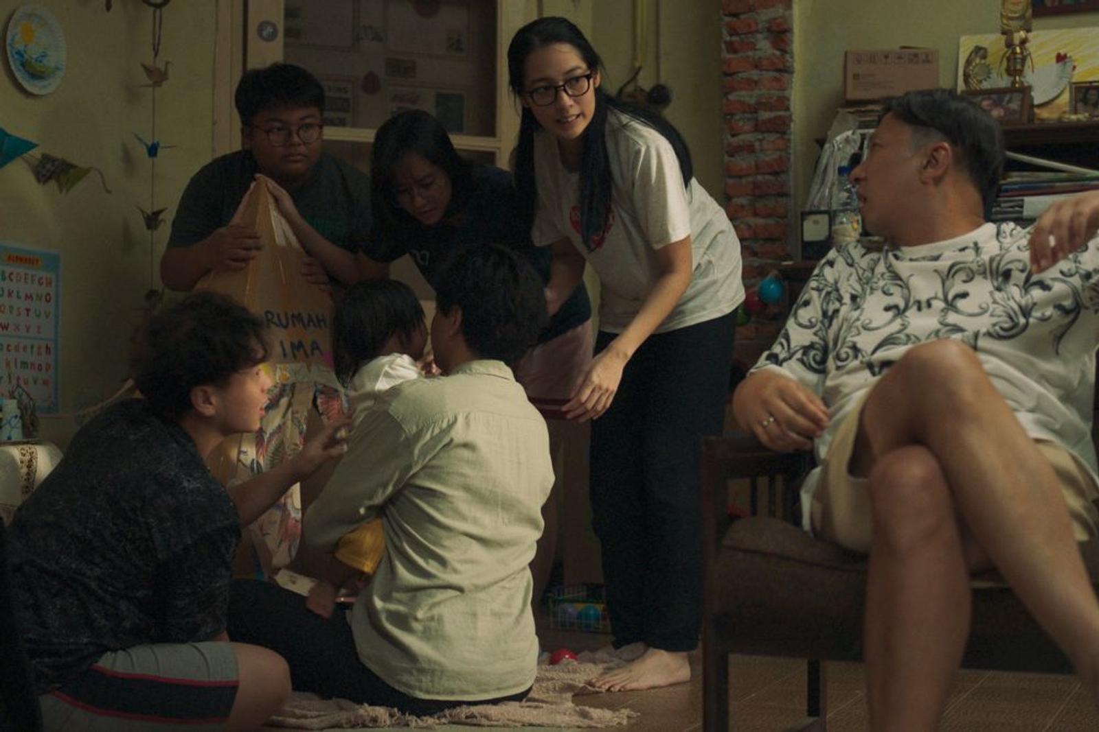 7 Pelajaran Berharga tentang Keluarga dari Film '1 Kakak 7 Ponakan'